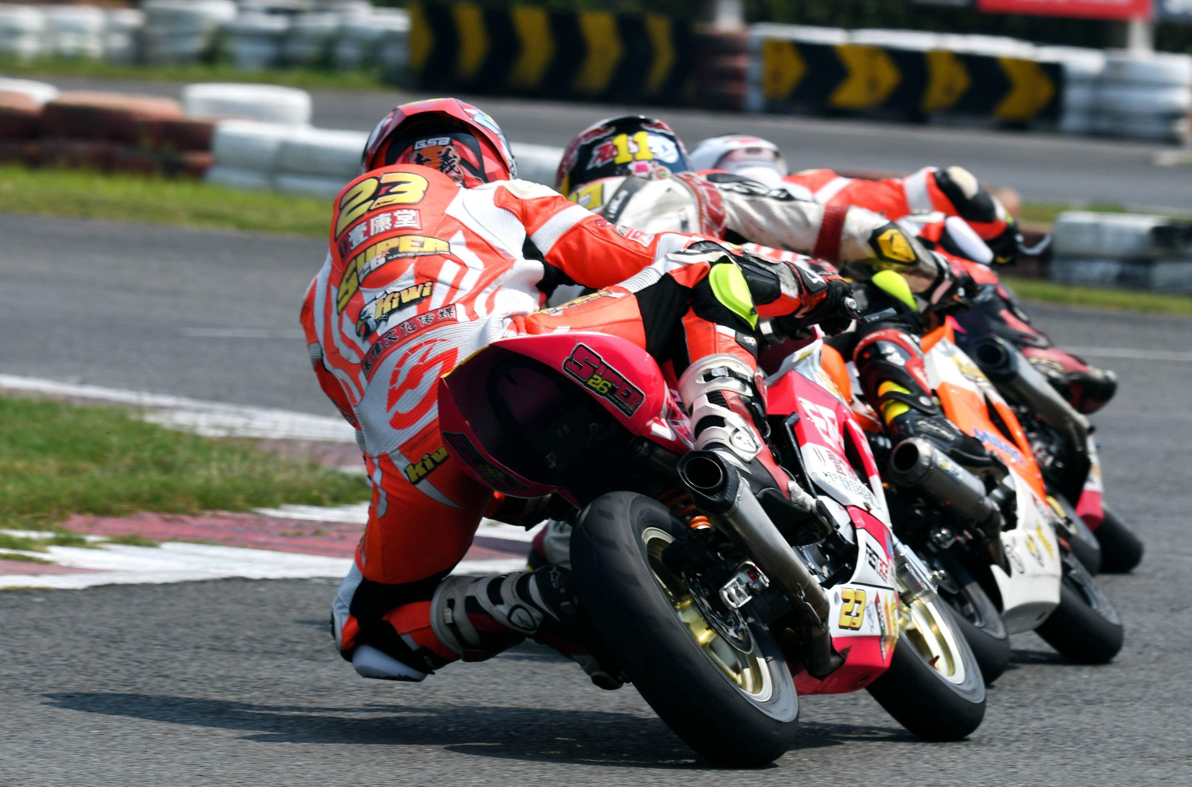 强队在大洲比赛中创下佳绩，取得出色成绩的简单介绍